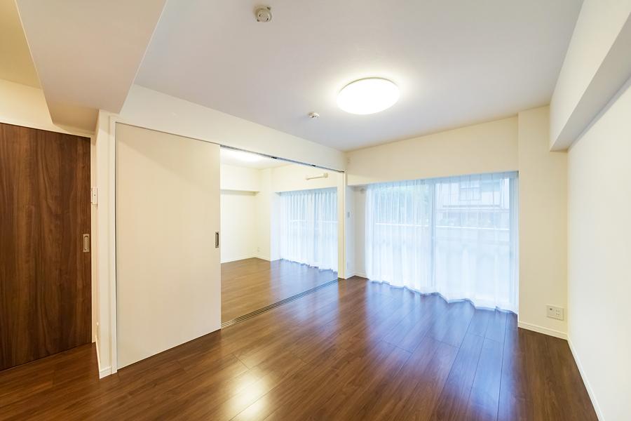 Living. 12 Pledge of bright living room