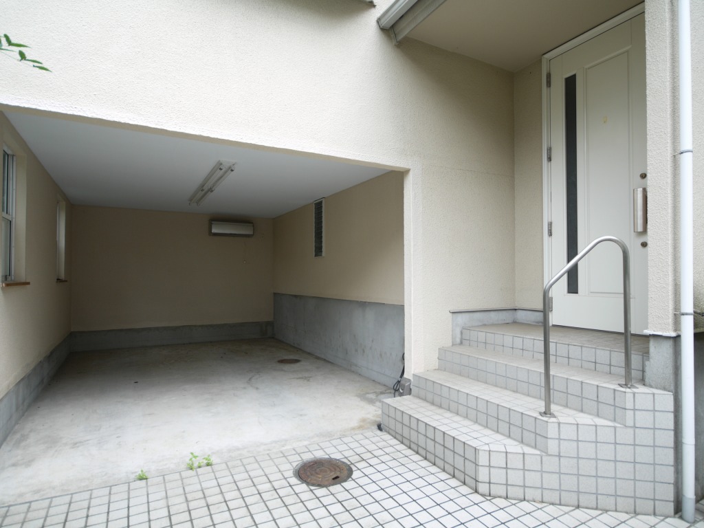 Parking lot