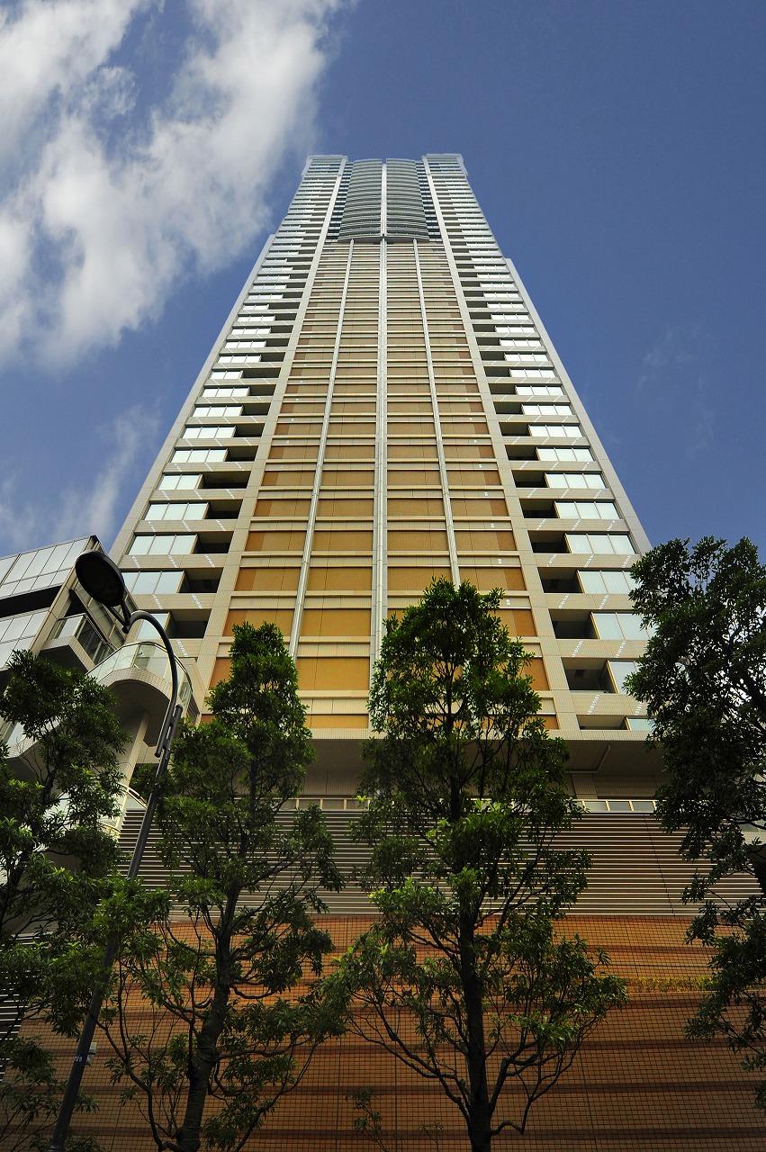 Local appearance photo. The ground 43 stories ・ Total units 518 units of the big community. It is a symbolic presence of Akasaka.