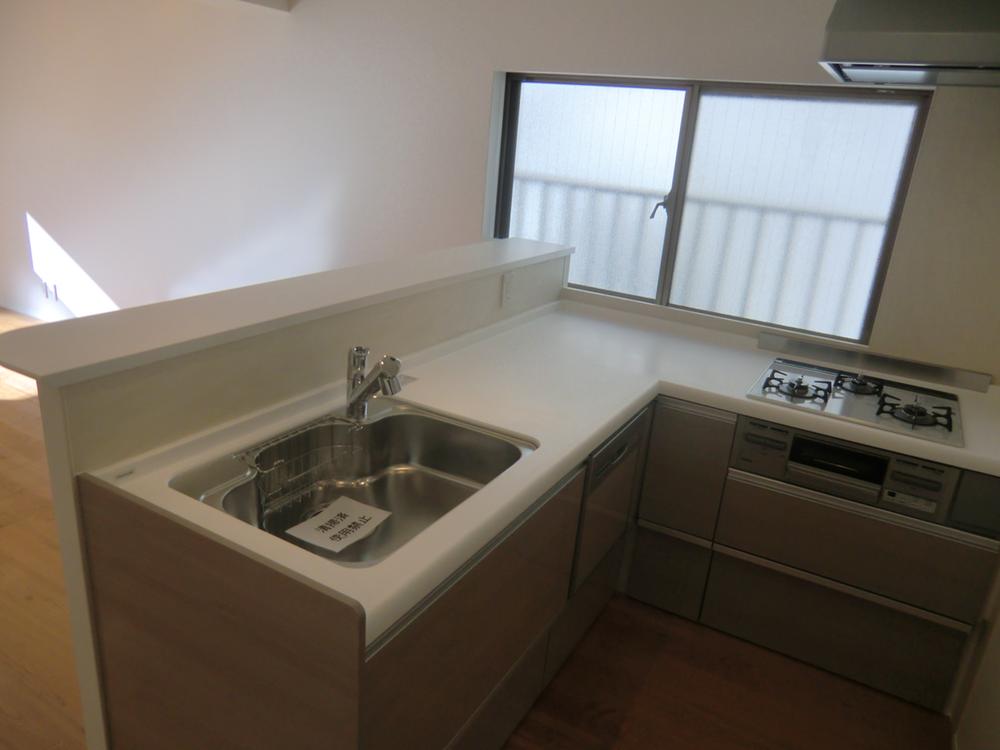 Kitchen. Indoor (12 May 2013) Shooting