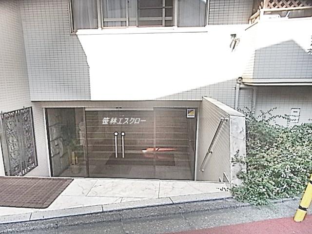 Entrance. Common areas