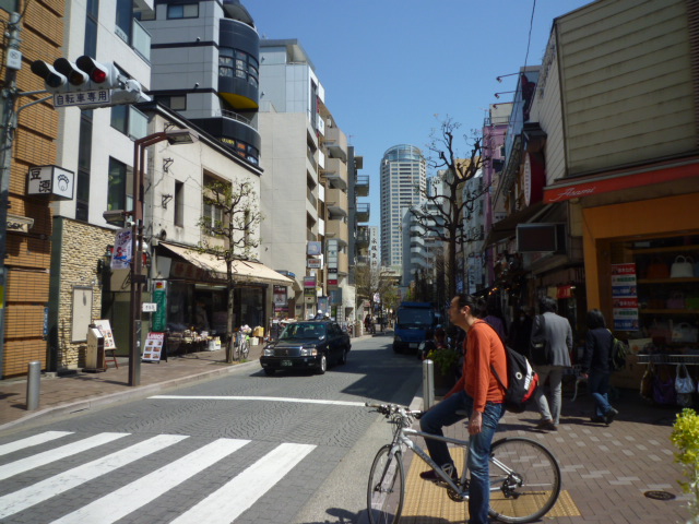 restaurant. 676m to Azabu Juban shopping street (restaurant)