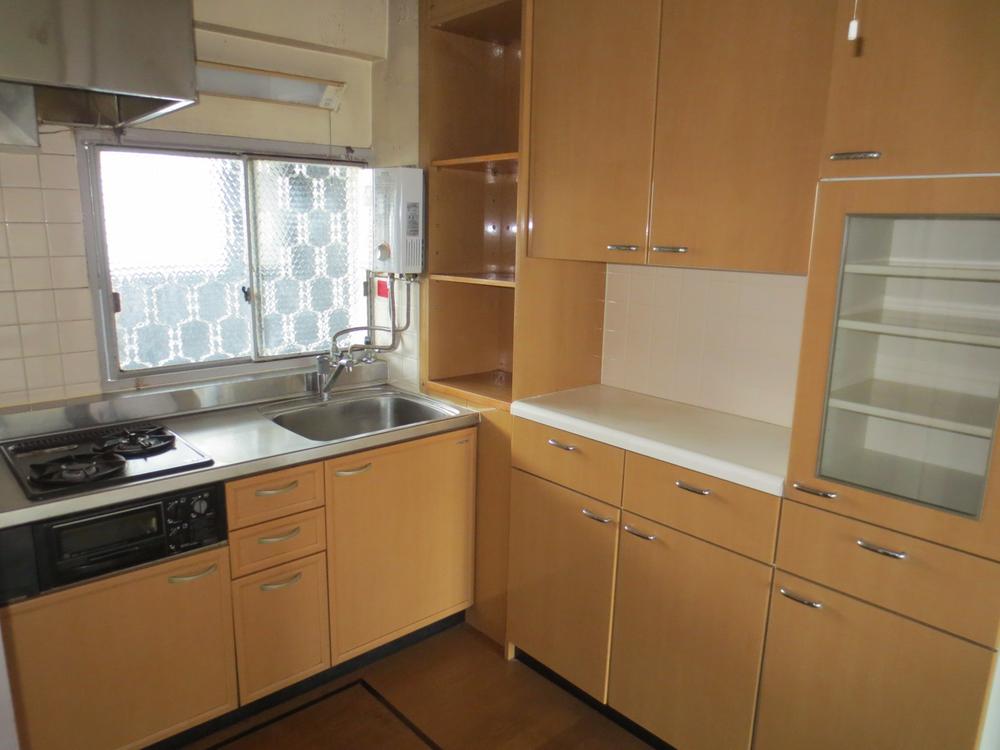 Kitchen. Indoor (11 May 2013) Shooting