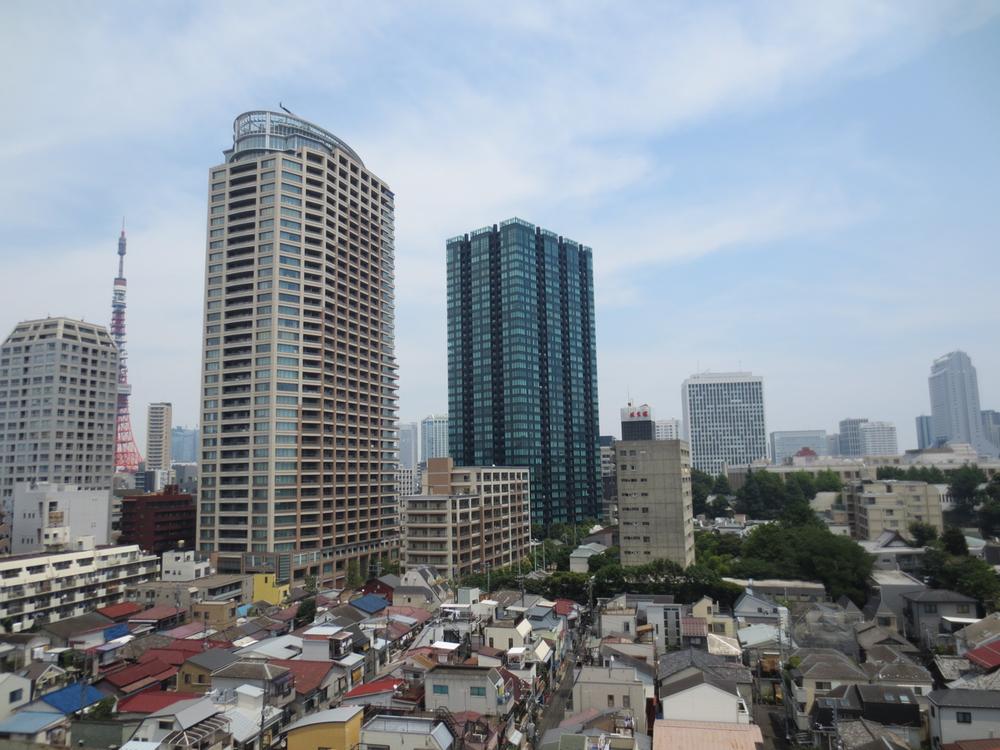 View photos from the dwelling unit. View from the site (November 2013) Shooting