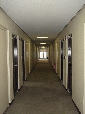 Other common areas. Inner hallway