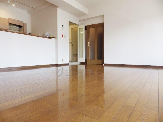 Local appearance photo. Living