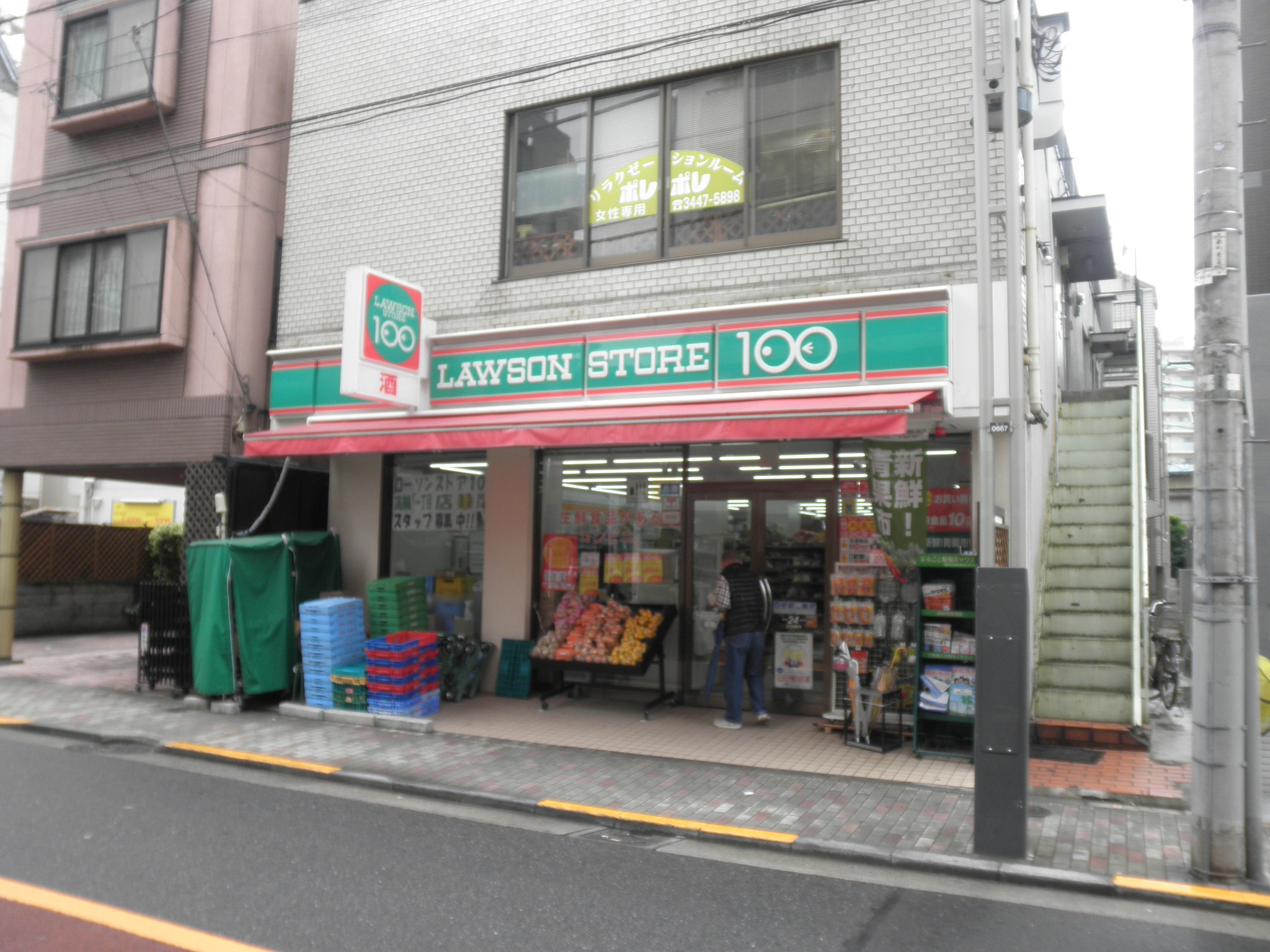 Convenience store. STORE100 Takanawa-chome store up (convenience store) 58m