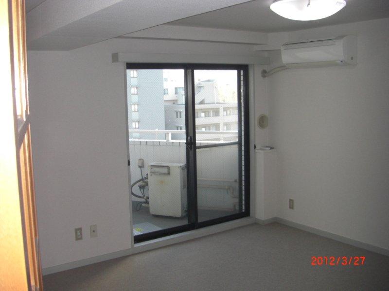 Living and room. Western-style 8.8 tatami, View Platinum through views