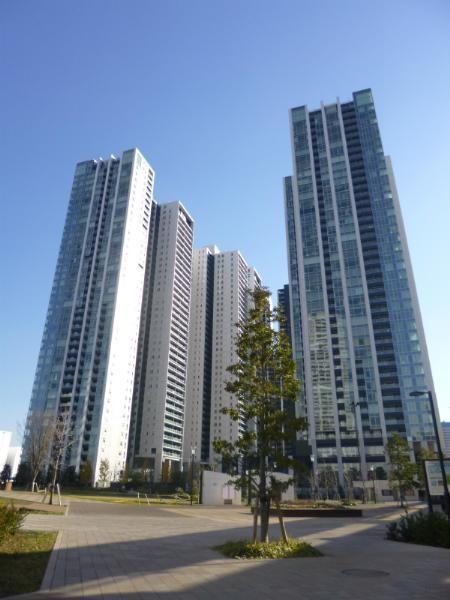 Local appearance photo. Gulf area, World City Towers Speaking Tower apartment.