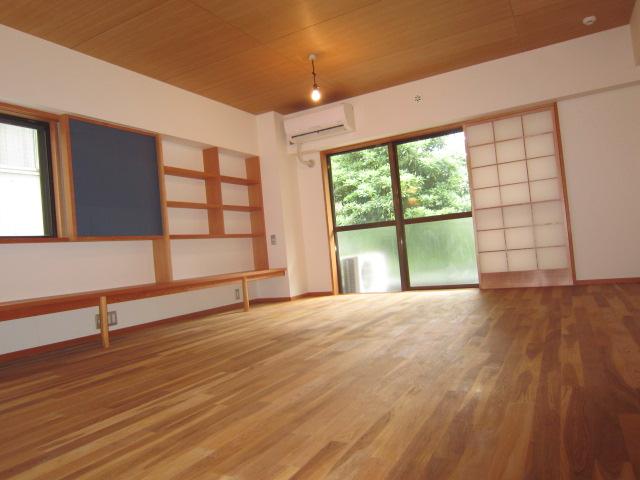 Living. Indoor (10 May 2013) Shooting