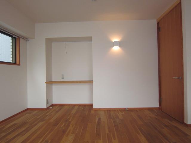 Non-living room. Indoor (10 May 2013) Shooting