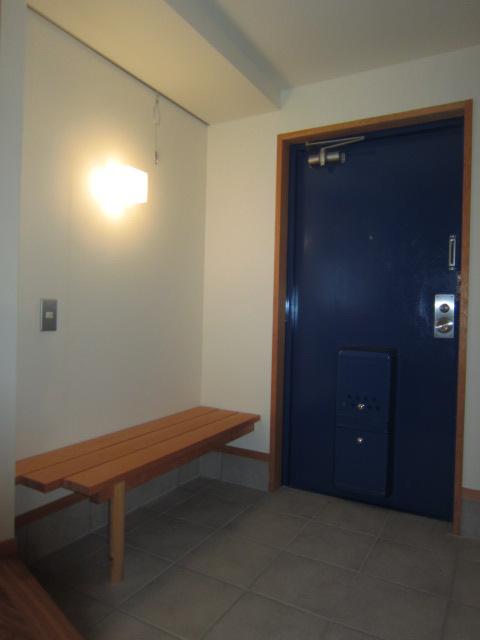 Entrance. Local (10 May 2013) Shooting