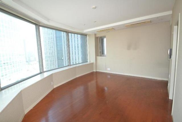 Living. You can relax with the scenery that spread to large windows one side.