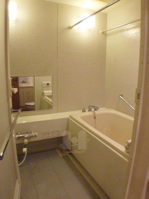 Bathroom. Loose is the bathroom of the 1418 size. With ventilation dryer.