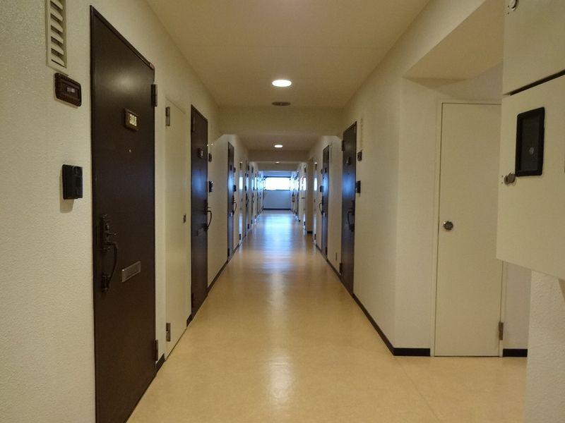 Local appearance photo. Shared hallway