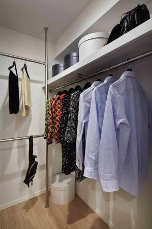 Interior.  [Walk-in closet] Carefully selected equipment, Leeway there layout resulted in a dialogue, Healing the tired, It fosters moments of relaxation.  ※ Model Room 70-D1 type (some paid option ・ ColorSelect ・ Including menu plan. Application deadline There)