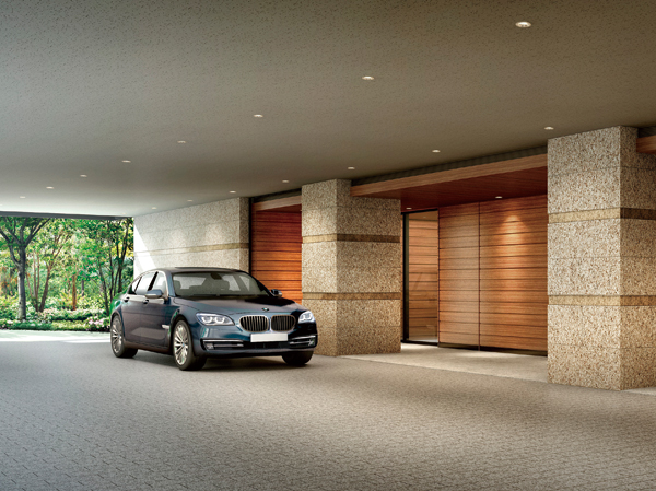 Shared facilities.  [Porte-cochere] Indoor driveway was nestled on a pedestrian and separated roadway line. It has a waiting space for 2 cars. (Rendering)