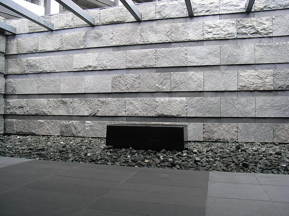 Entrance. Common areas