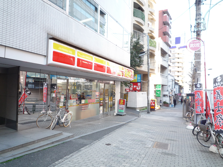Convenience store. 426m until the Daily Yamazaki Takanawa Head Office (convenience store)