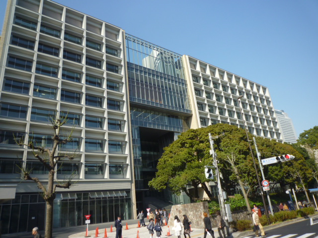 University ・ Junior college. Keio University (University ・ Junior college) to 200m