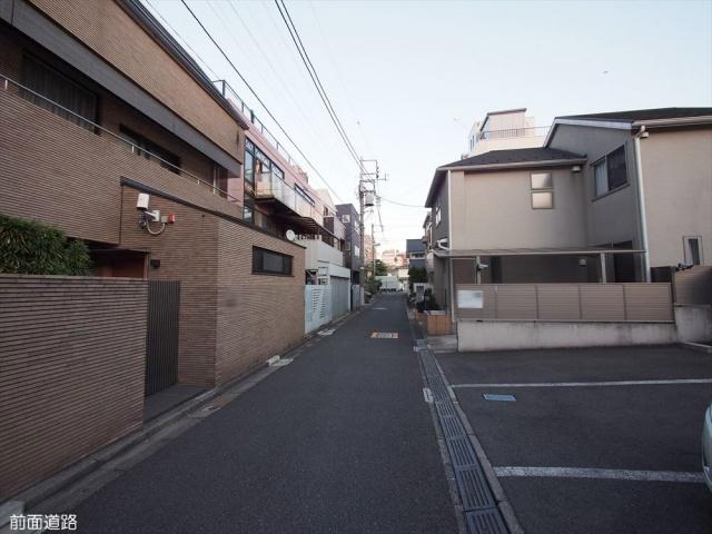 Local photos, including front road. Frontal road