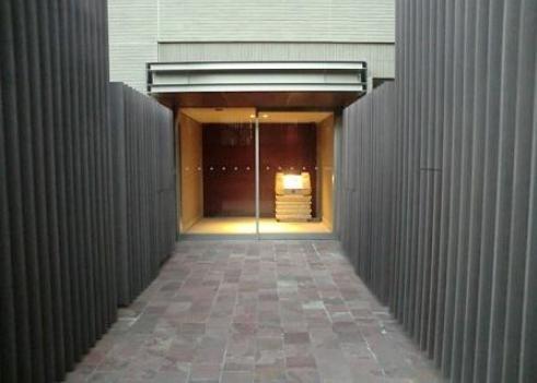 Entrance. Common areas