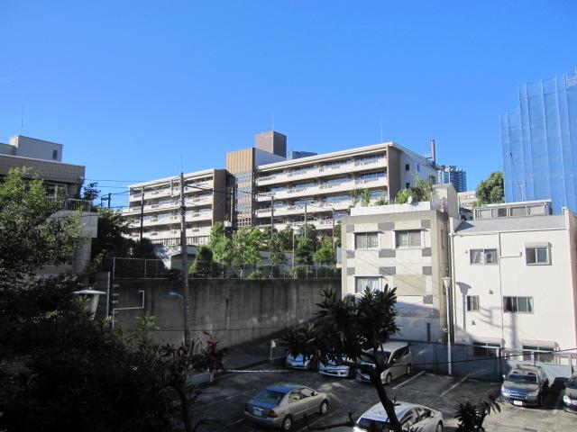 View photos from the dwelling unit. View from the room (10 May 2013) Shooting