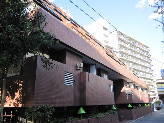 Local appearance photo. Local (10 May 2013) Shooting