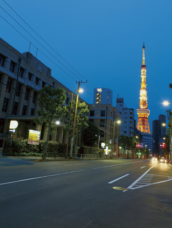 Surrounding environment. Gaien Higashi Street (local front)