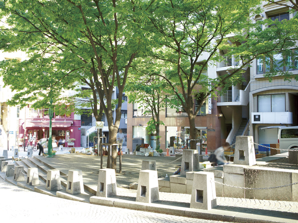 Surrounding environment. Azabu Juban shopping street (about 880m / 11-minute walk)