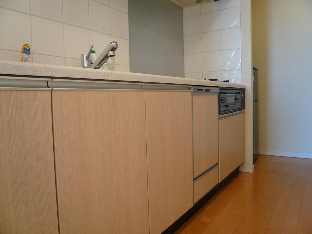 Kitchen. Dishwasher in the kitchen, It comes with a water purifier