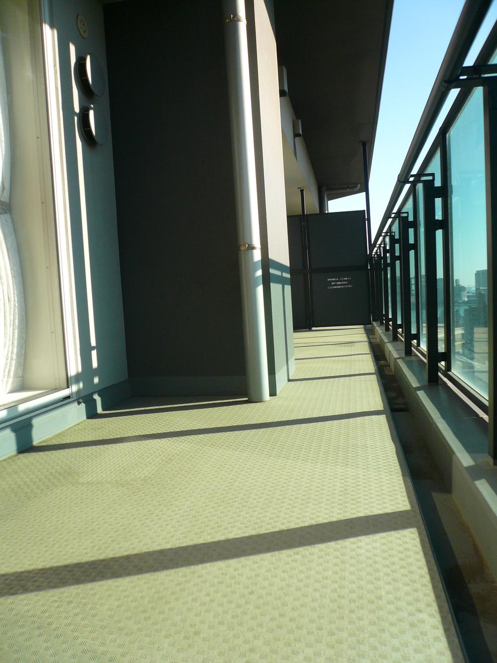 Balcony. Balcony facing the 3 room of 16.83 sq m