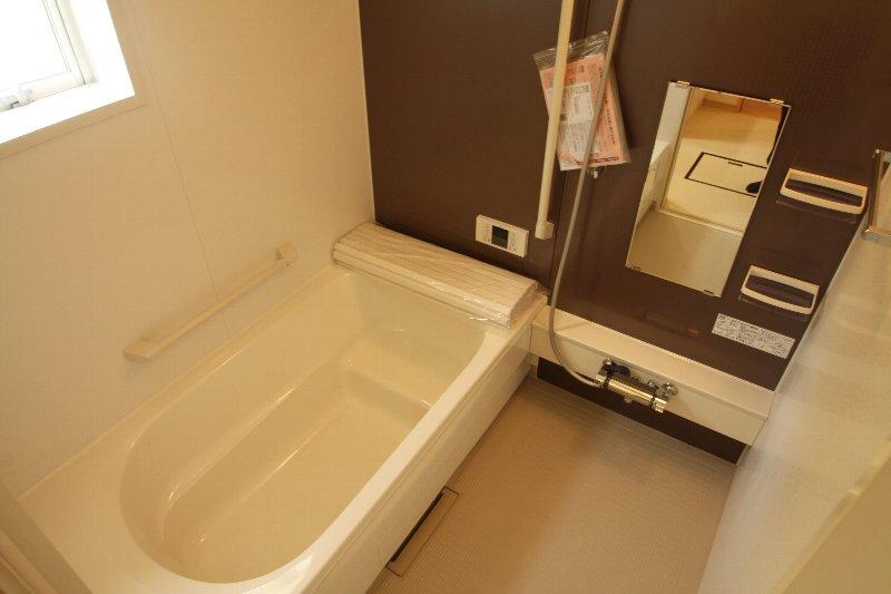 Same specifications photo (bathroom)