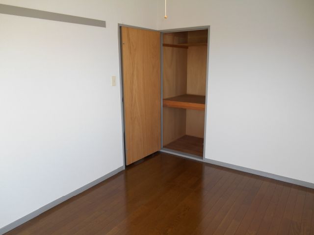 Living and room. It is with storage of Western-style