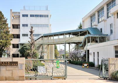 Junior high school. 1200m until the Mitaka Municipal first junior high school