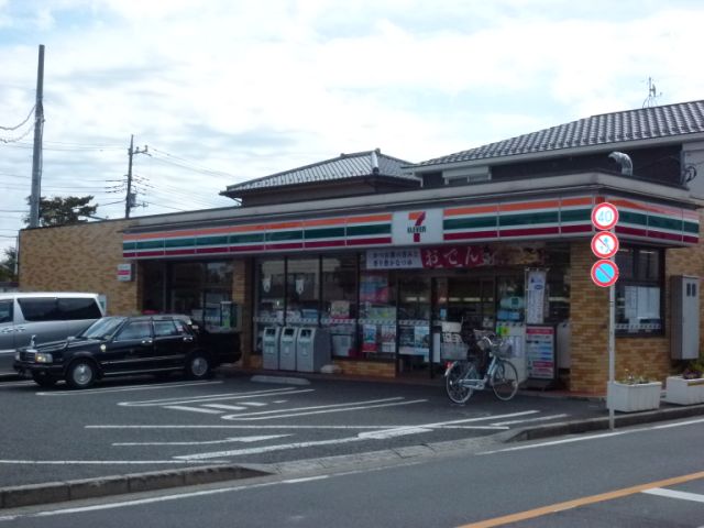 Convenience store. 510m to Seven-Eleven (convenience store)