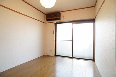 Living and room. Brightly, There is a sense of open ☆