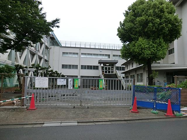 Junior high school. Takaminami to school Mitaka Municipal fifth Junior High School 1427m