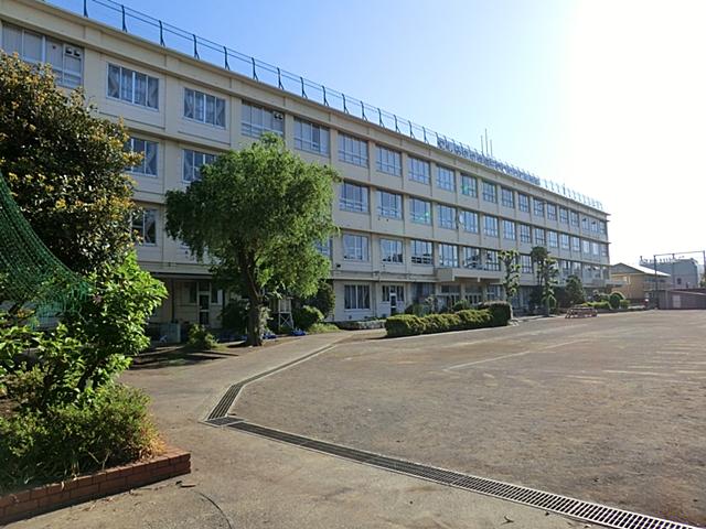 Primary school. 215m to Mitaka City Iguchi Elementary School