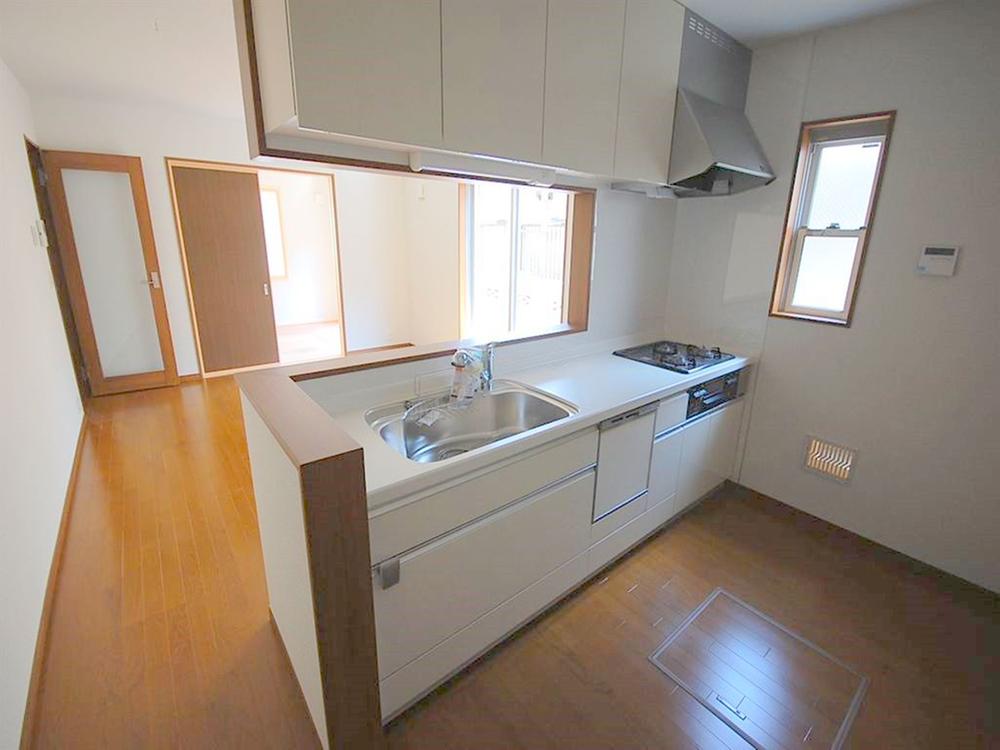 Same specifications photo (kitchen)