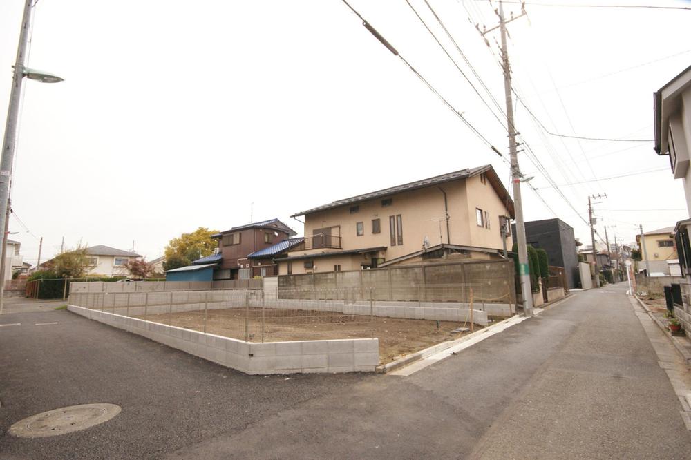 Local land photo. Also there a breeze on a rainy day because there is a 3-minute walk to the nearest bus stop. 