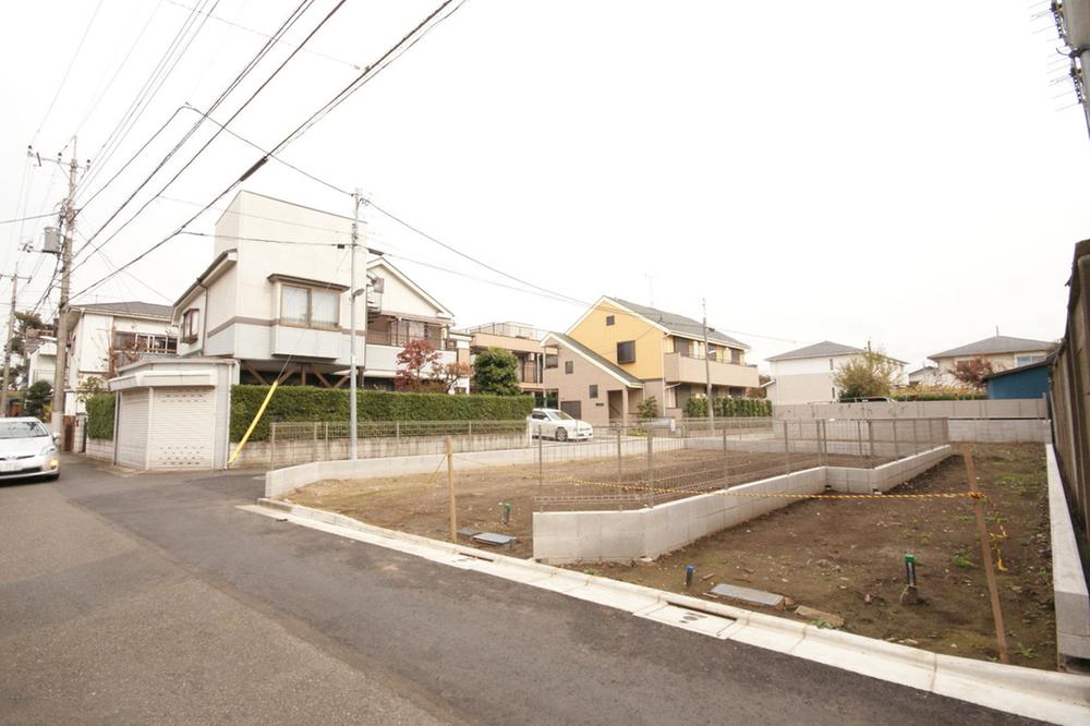 Local land photo. There's location 18 minutes walk from Keio Inokashira "Inokashirakoen". There a location where you can with confidence to the traffic volume also fewer children front road also has been refreshing. 