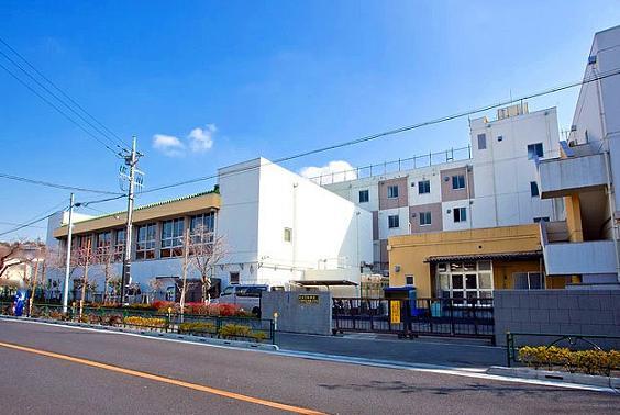 Primary school. 920m until the Mitaka Municipal Hazawa Elementary School