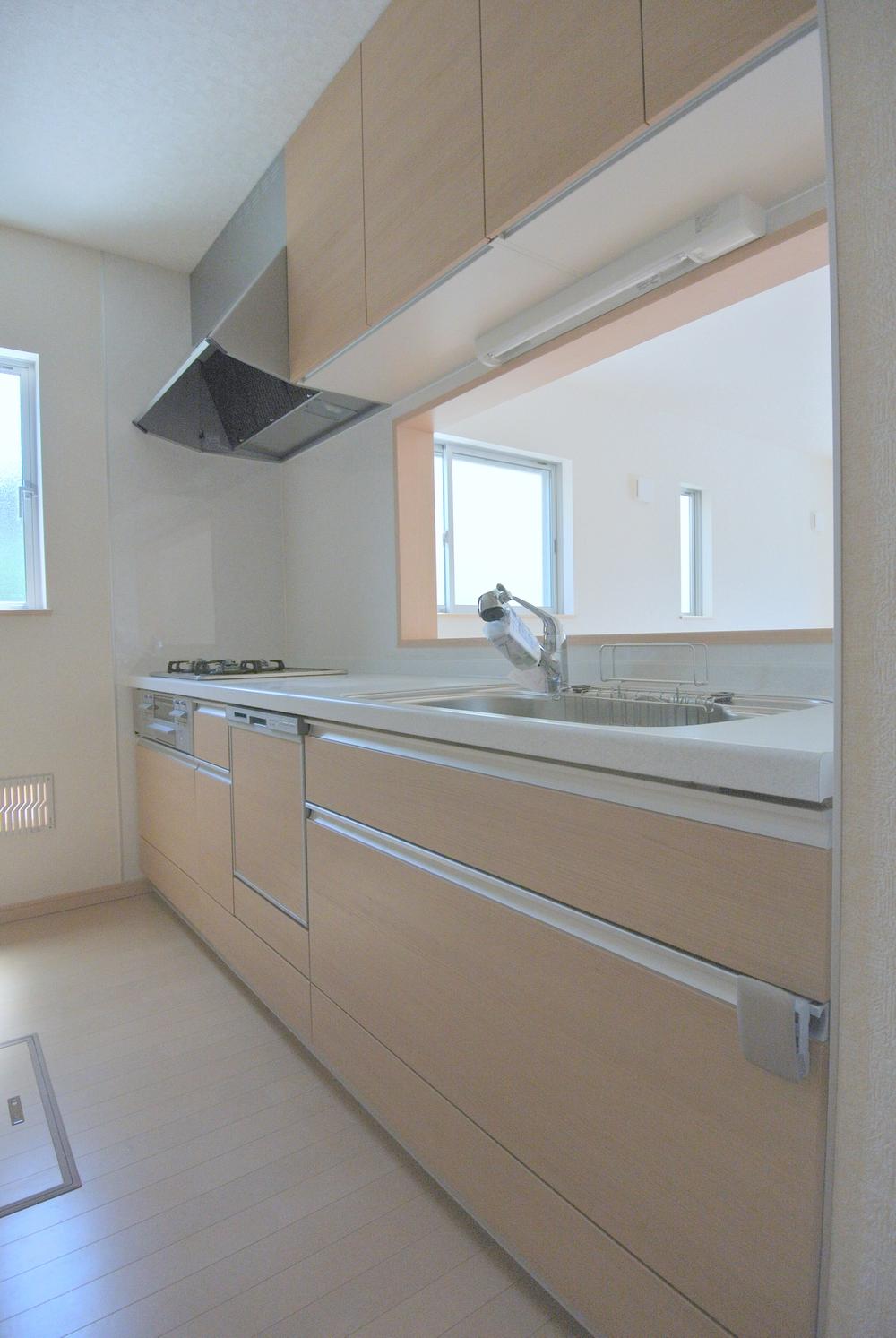 Same specifications photo (kitchen)