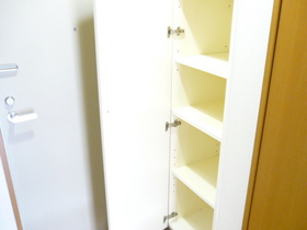 Entrance. There is storage Do's entrance shoes ☆