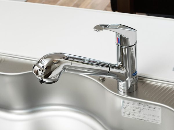 Kitchen.  [Water purifier integrated faucet] One-touch switching of the raw water and water purification in the lever operation one. Since the pull out the shower head, It is also useful to clean the sink. (Same specifications)