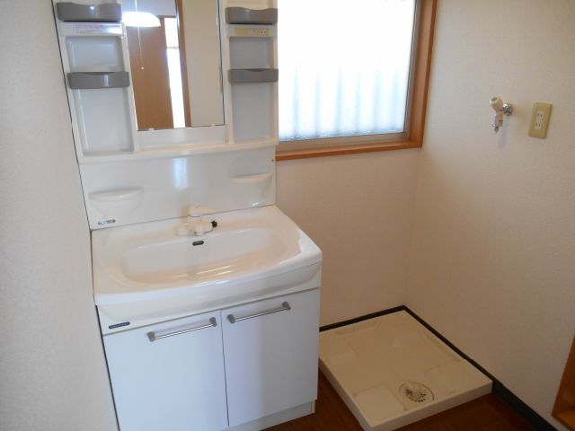 Washroom. There is a happy independent wash basin when there is in the dressing room