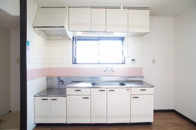 Kitchen. Convenient wide kitchen ☆