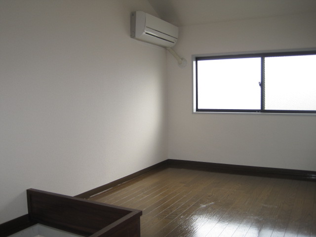 Other room space. Two air-conditioned