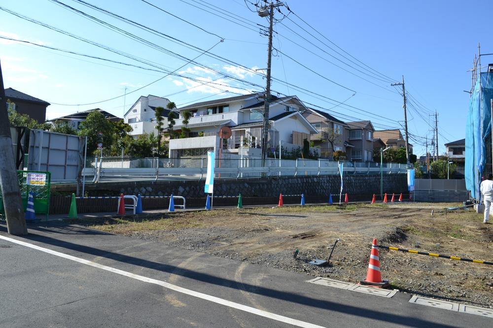 Other local. Nakasen River promenade Safe way home from the train station because the road is in place